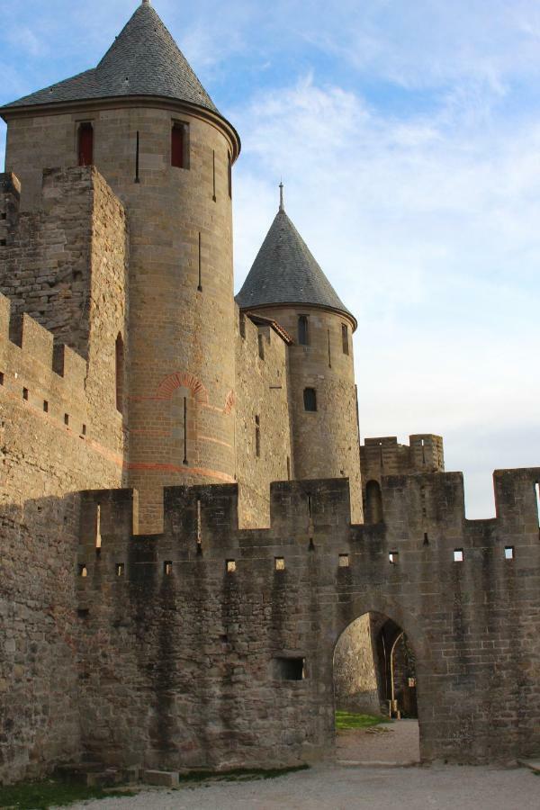 Gîte les 3 tours 1e étage Carcassonne Extérieur photo